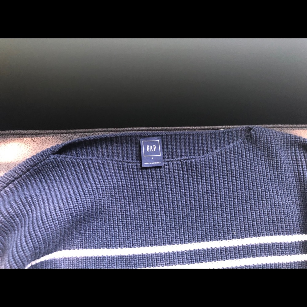 GAP Sweater - Picture 4 of 5